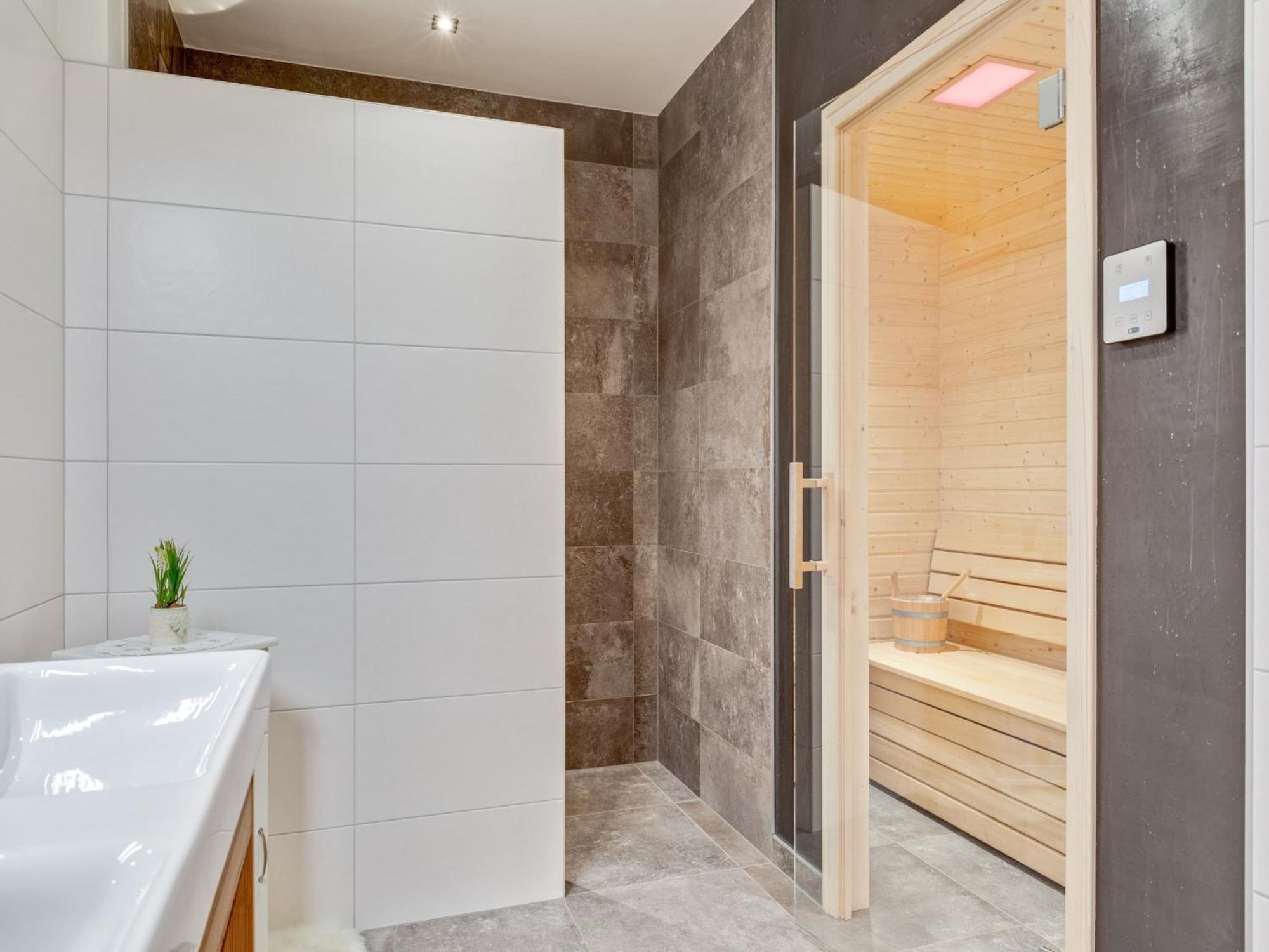 Luxurious Apartment With Sauna In Koenigsleiten ヴァルト・イム・ピンツガウ エクステリア 写真