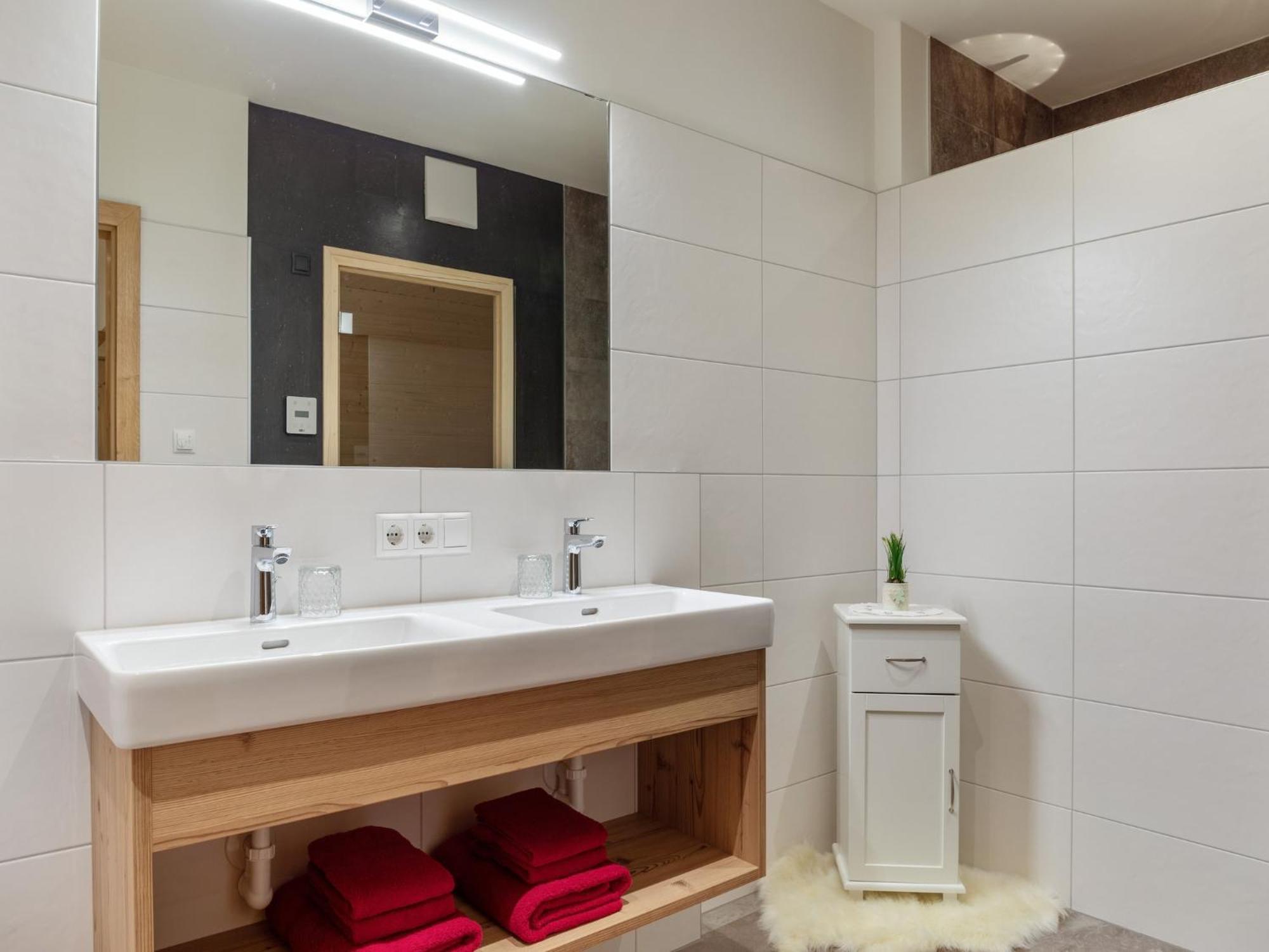 Luxurious Apartment With Sauna In Koenigsleiten ヴァルト・イム・ピンツガウ エクステリア 写真